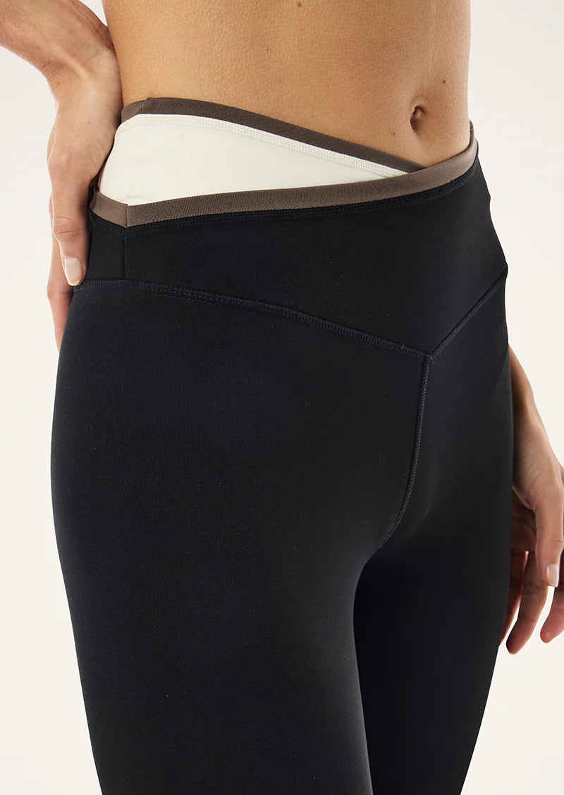 P.E NATION Status Full Length Legging | Black & Walnut