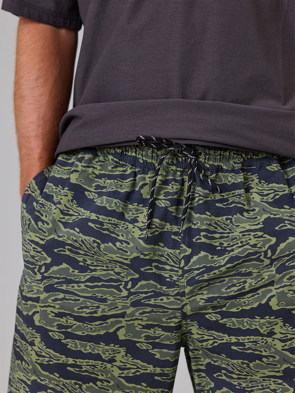 Crewman Shorts 2.0 Algae Camo worn
