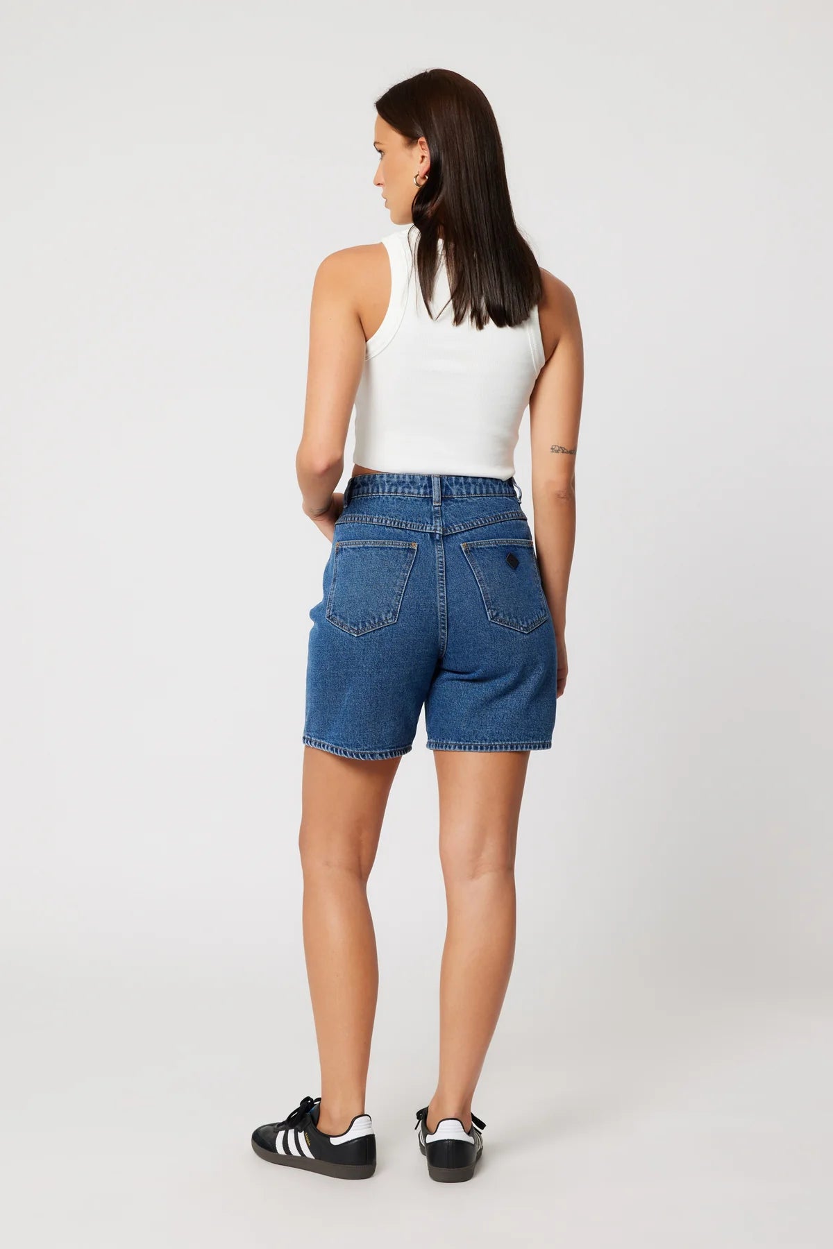 ABRAND Carrie Short | Bella