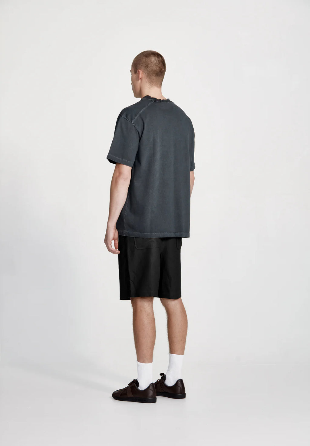 COMMONERS Linen Blend Studio Short | Black