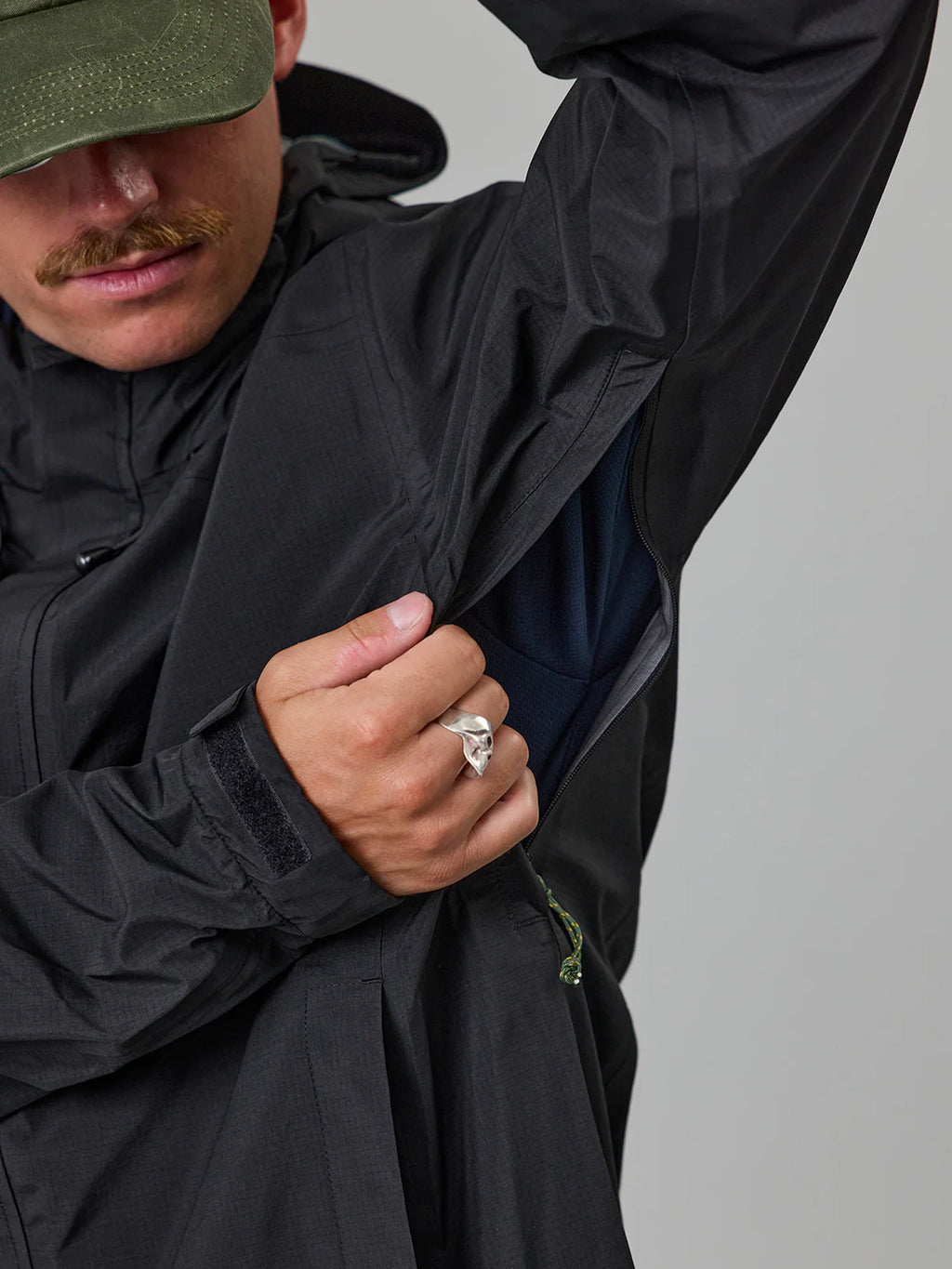 J.A.F Cascade Jacket | Black