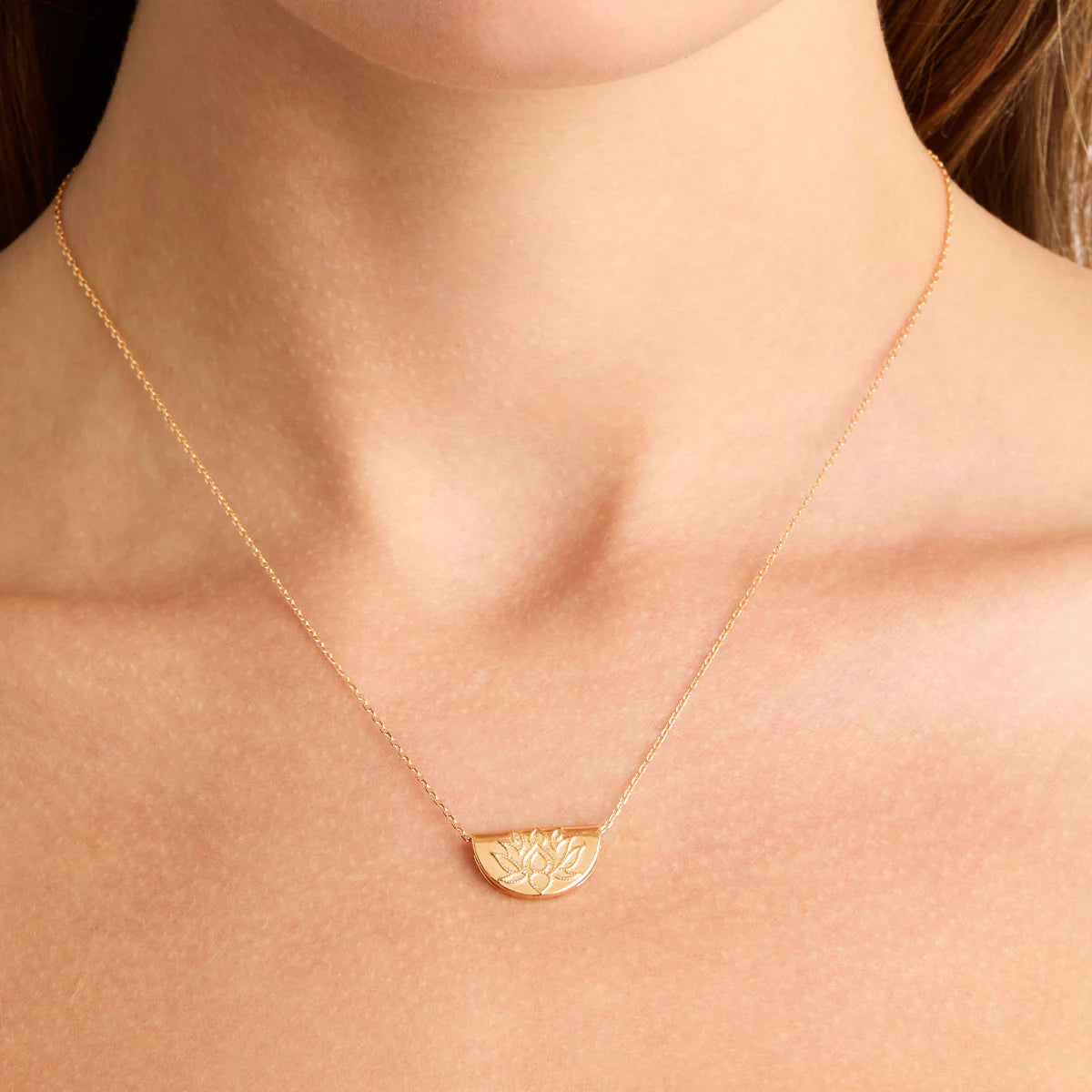 Lotus Necklace Short- Gold