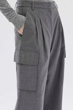 Load image into Gallery viewer, Isara Wool Cargo Pant | Charcoal Melange
