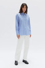 Load image into Gallery viewer, Signature Poplin Shirt | Blue
