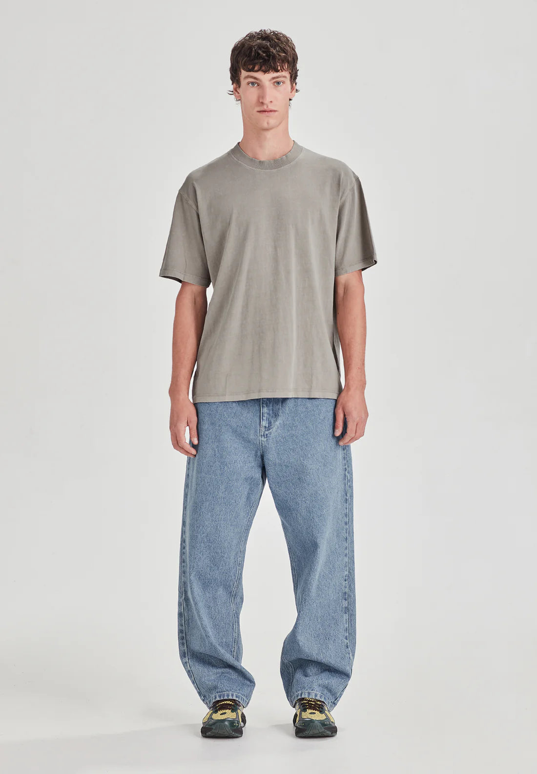 COMMONERS Studio Tee | Vintage Smoke