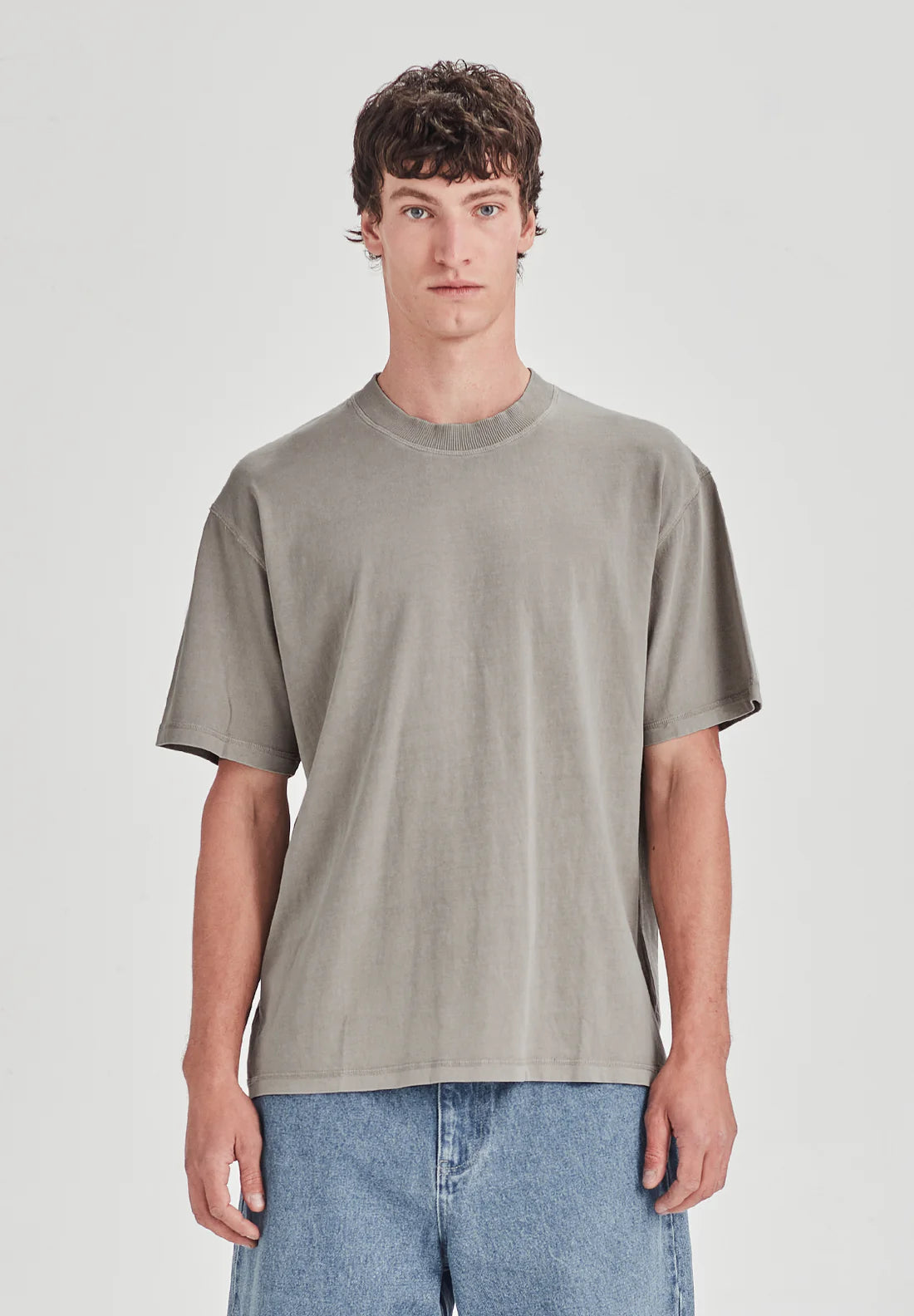 COMMONERS Studio Tee | Vintage Smoke