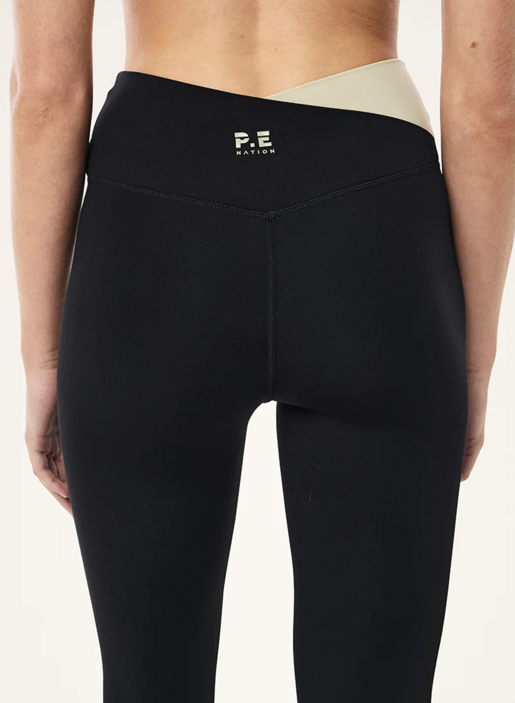 P.E Nation Wander Full Length Legging | Black/Biscuit