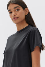 Load image into Gallery viewer, Silk Blend Tee | Black
