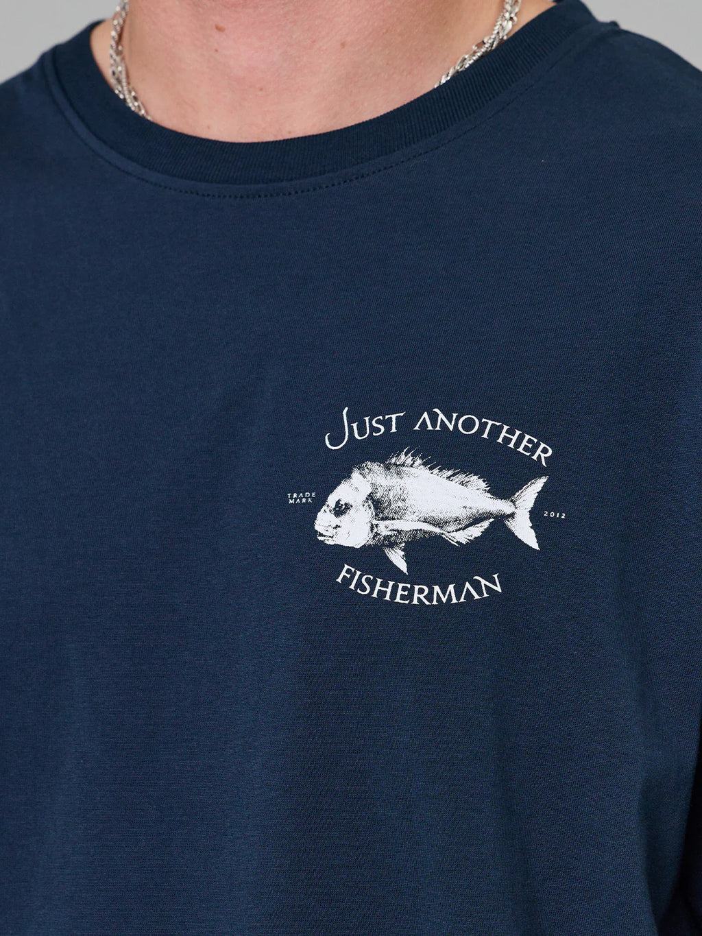 JUST ANOTHER FISHERMAN Snapper Sea Tee | Navy