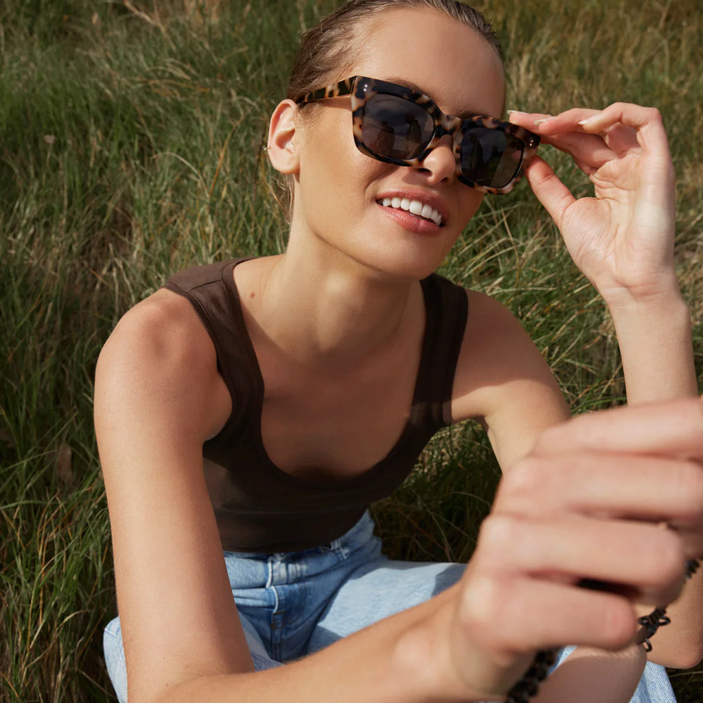 STATUS ANXIETY Antagonist Sunglasses | White Tort