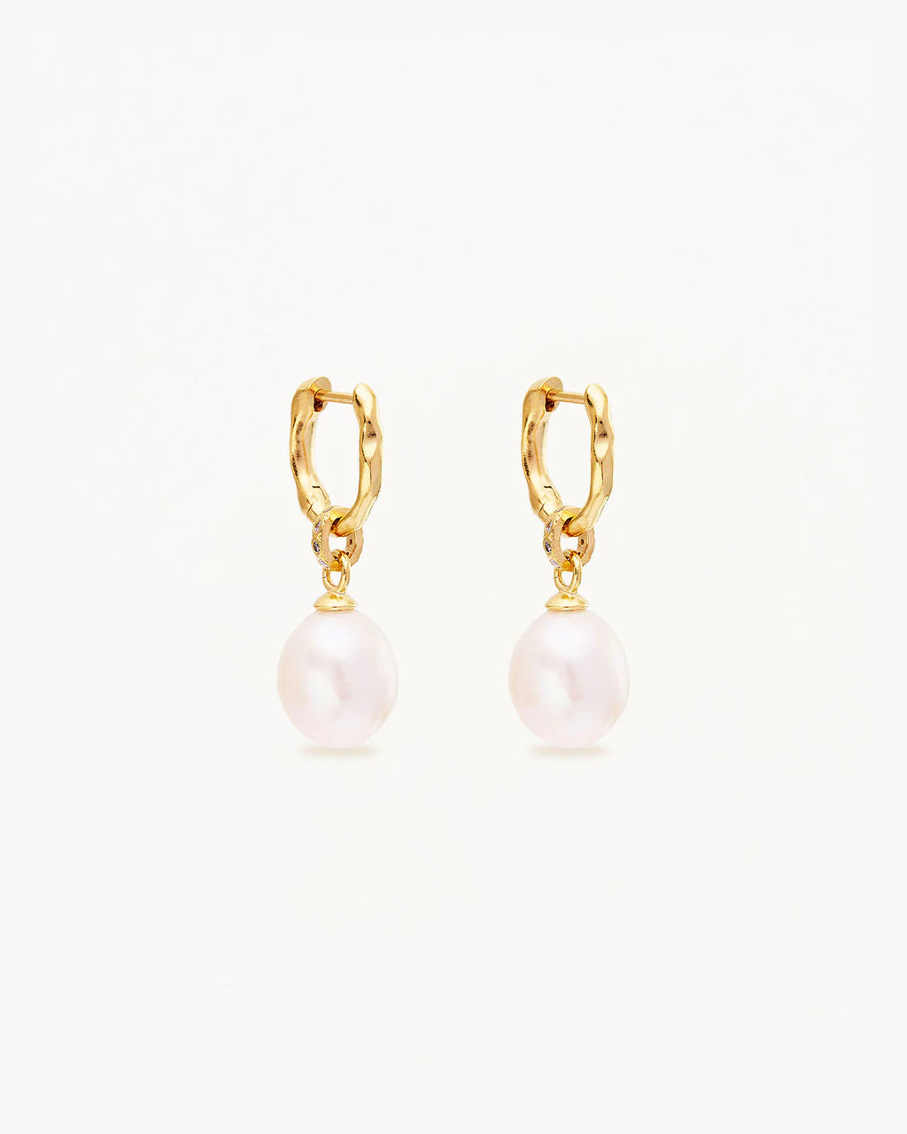 Embrace Stillness Pearl Drop | Gold