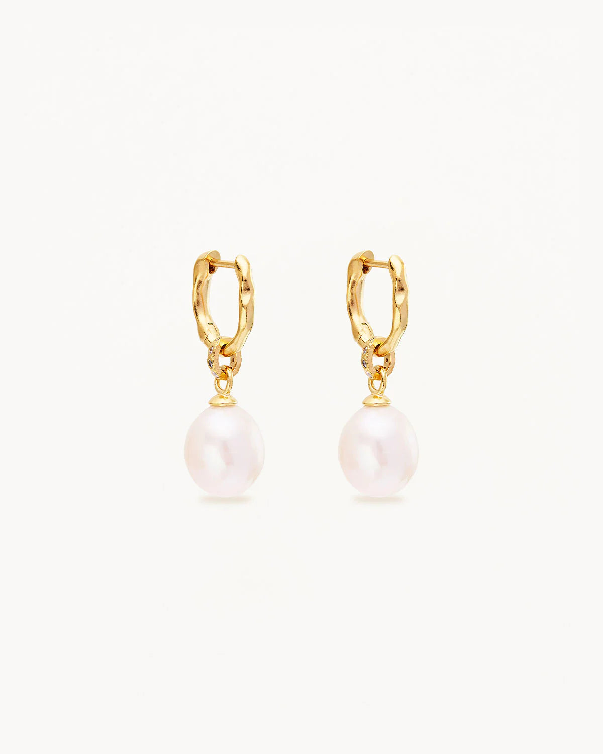 Embrace Stillness Pearl Drop | Gold