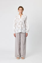 Load image into Gallery viewer, Laycie Blouse | Chalk
