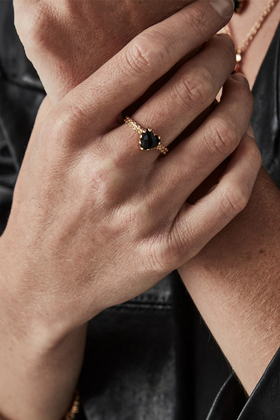 STOLEN GIRLFRIENDS CLUB Mini Claw Ring | Gold Plated - Onyx