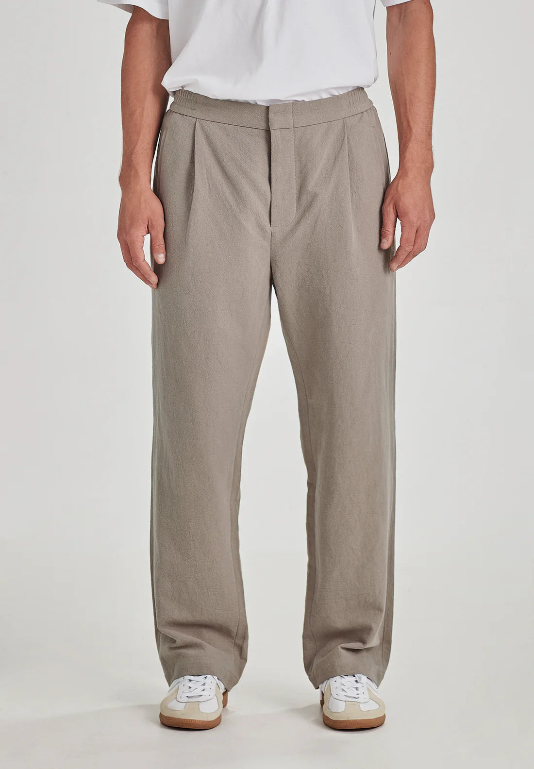 COMMONERS Linen/Cotton Pleat Front Pant | Smoke