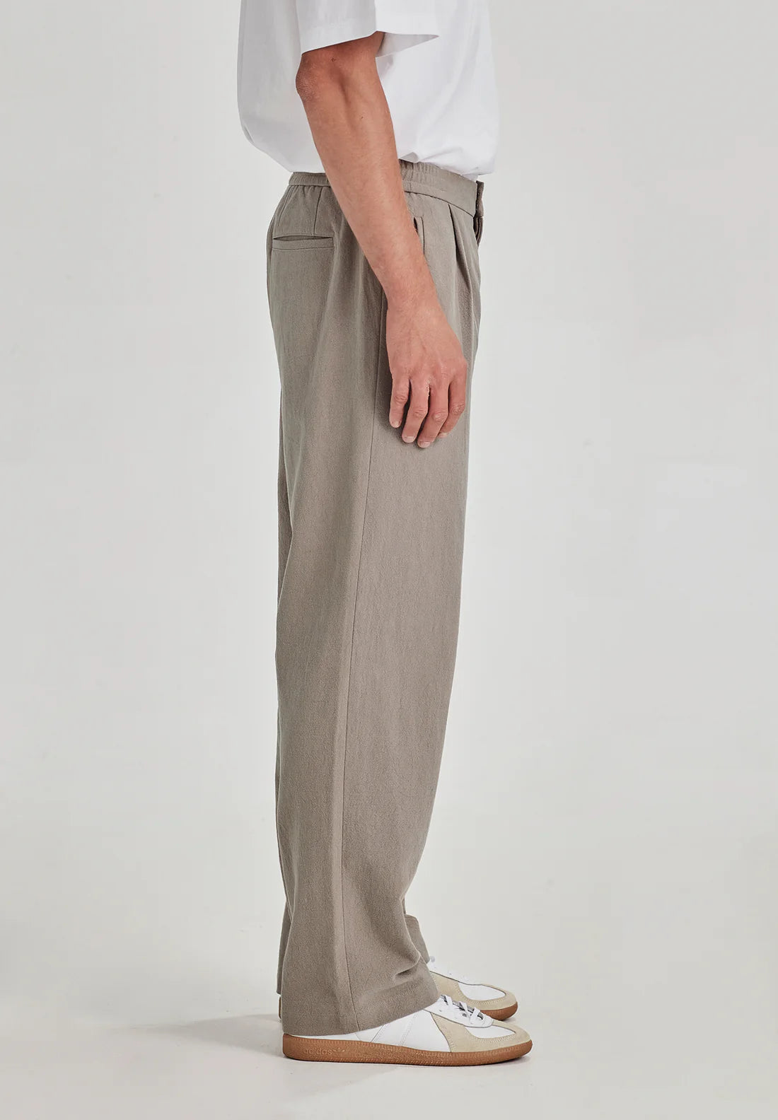 COMMONERS Linen/Cotton Pleat Front Pant | Smoke