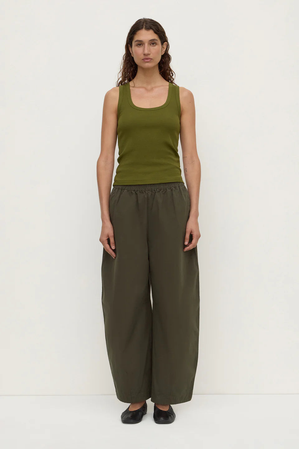 ASSEMBLY LABEL Lola Barrel Pant | Military Green