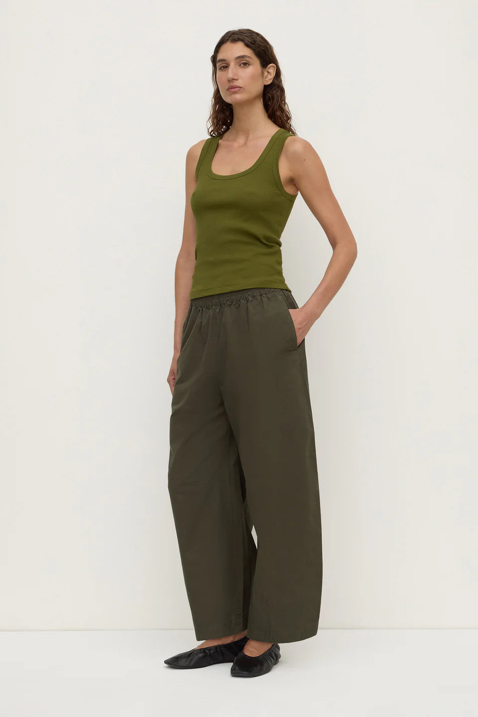 ASSEMBLY LABEL Lola Barrel Pant | Military Green