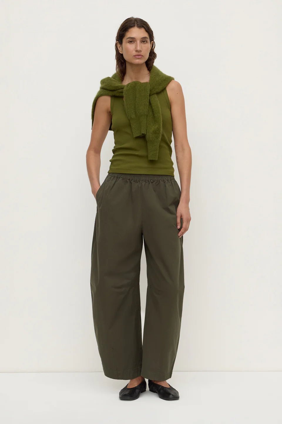 ASSEMBLY LABEL Lola Barrel Pant | Military Green