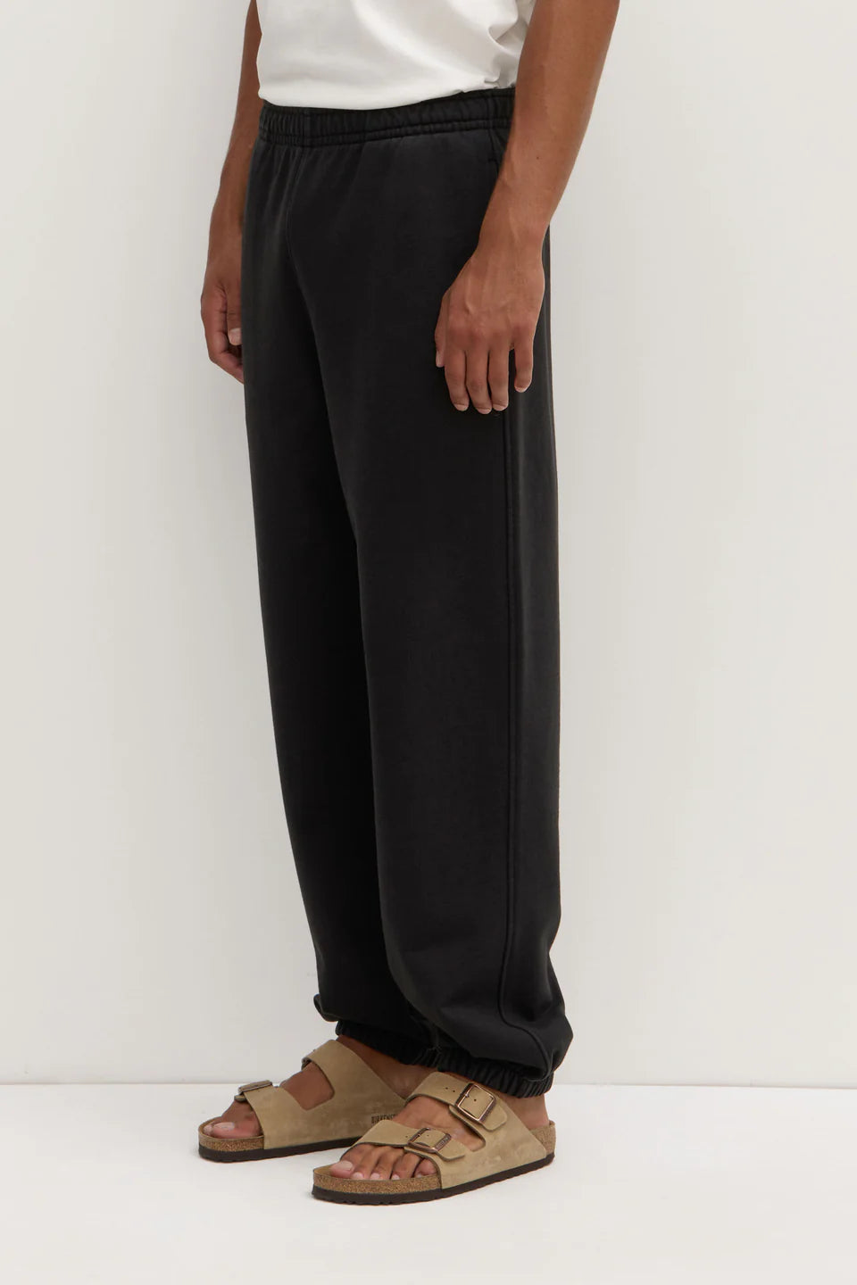 ASSEMBLY LABEL Mens Weekender Fleece Track Pant | Black