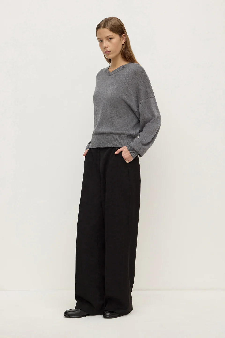 ASSEMBLY LABEL Mira V-Neck Sweater | Dark Grey Marle