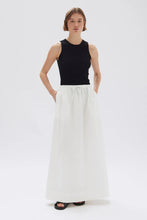 Load image into Gallery viewer, ASSEMBLY LABEL Philipa Poplin Midi Skirt | White
