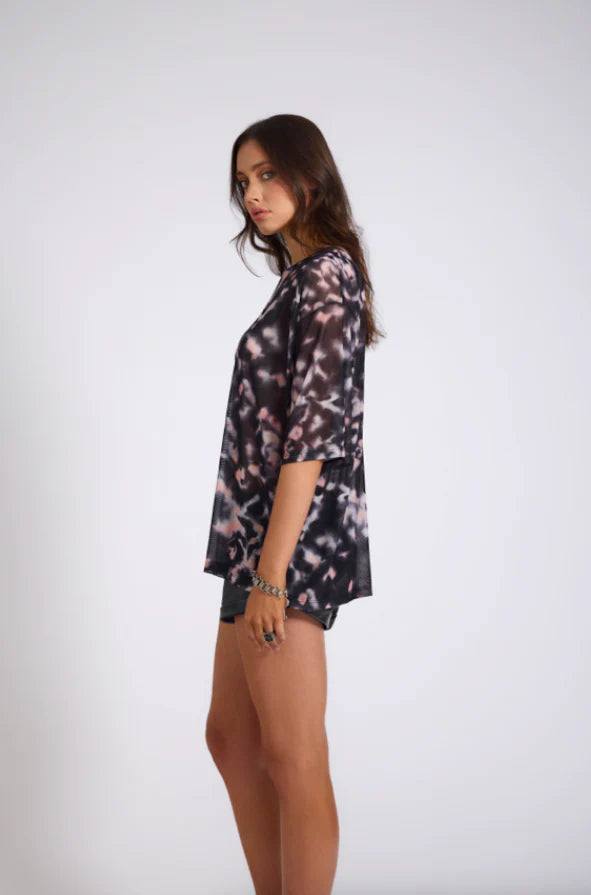 ONE TEASPOON Mesh Printed Kobe Tee | Smoke