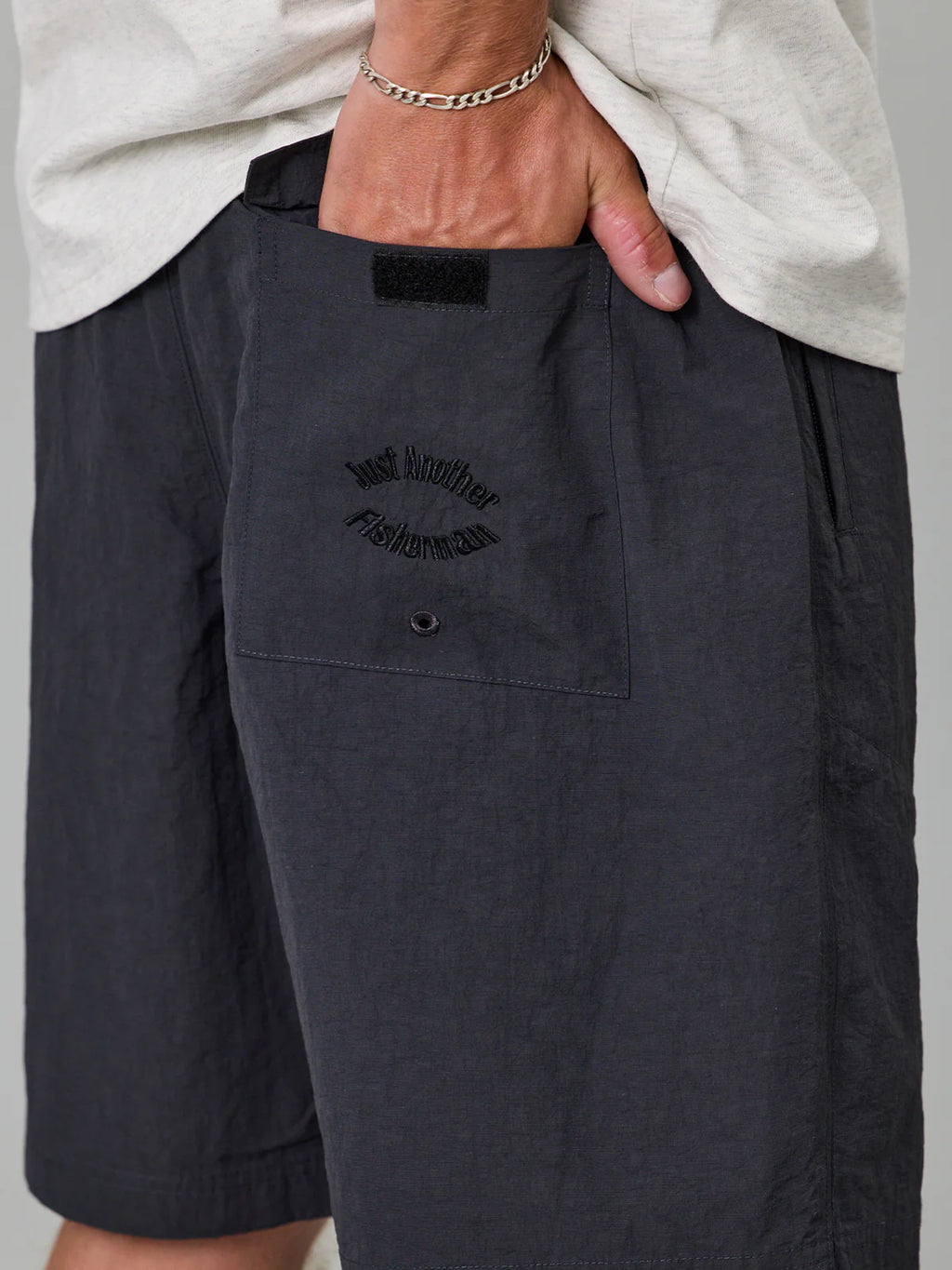 JUST ANOTHER FISHERMAN Weekender Short | Charcoal