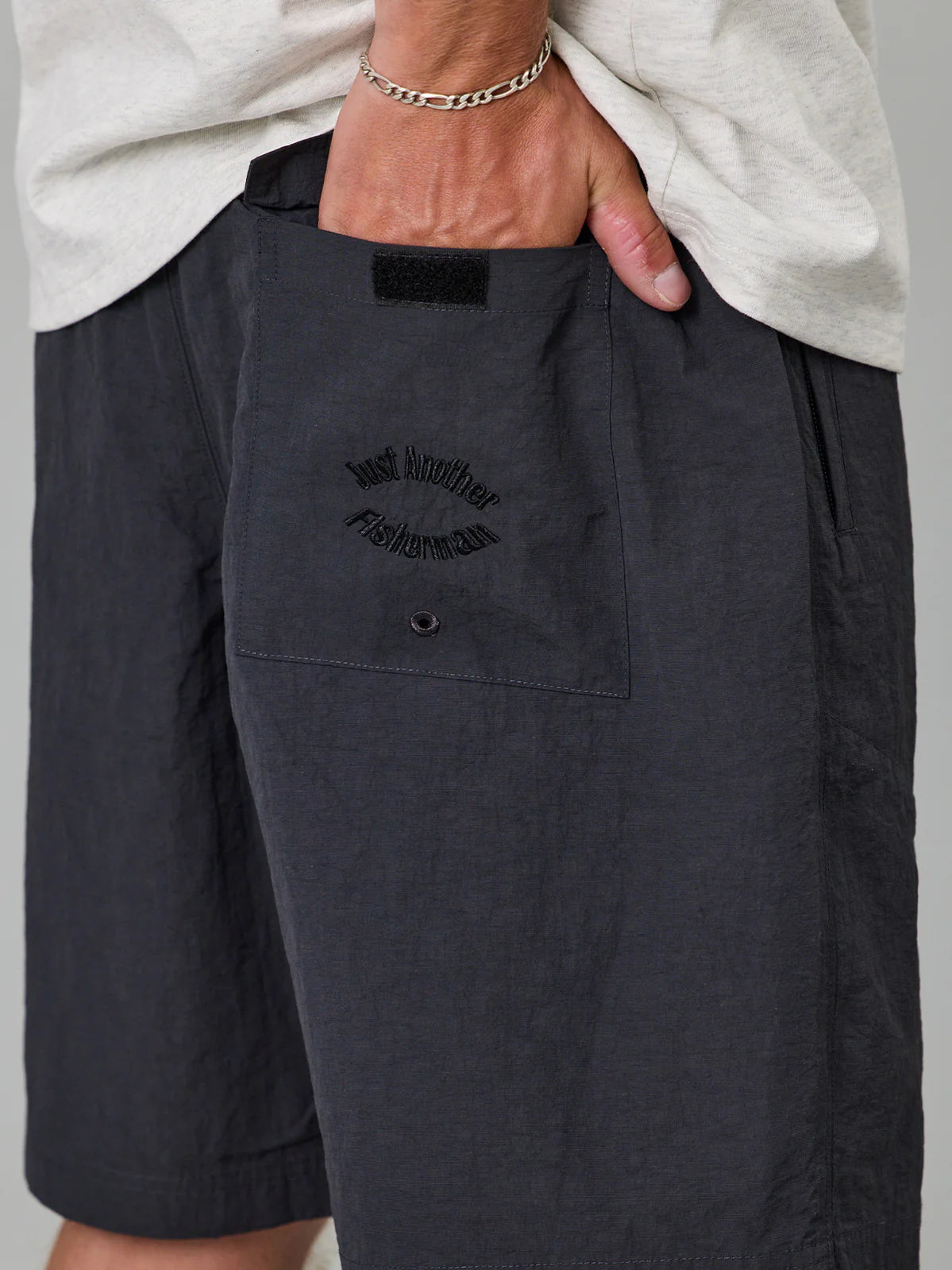 JUST ANOTHER FISHERMAN Weekender Short | Charcoal