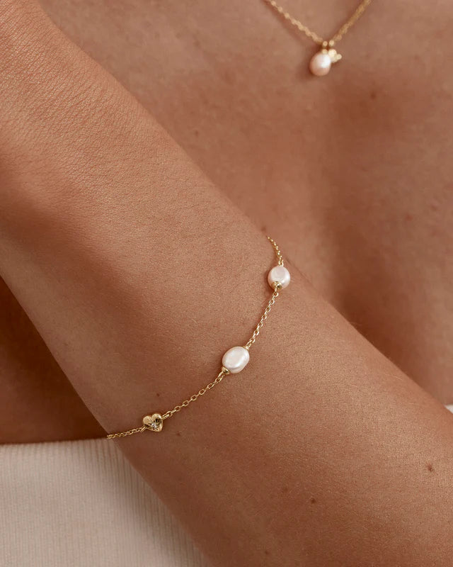 BY CHARLOTTE Under the Moonlight Pearl Bracelet