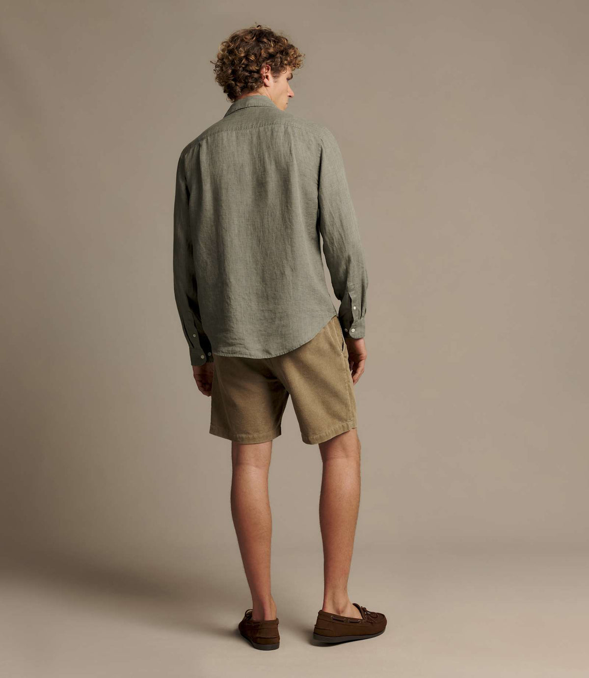 R.M. Williams Newman Linen Shirt | Forest Green — photo 5