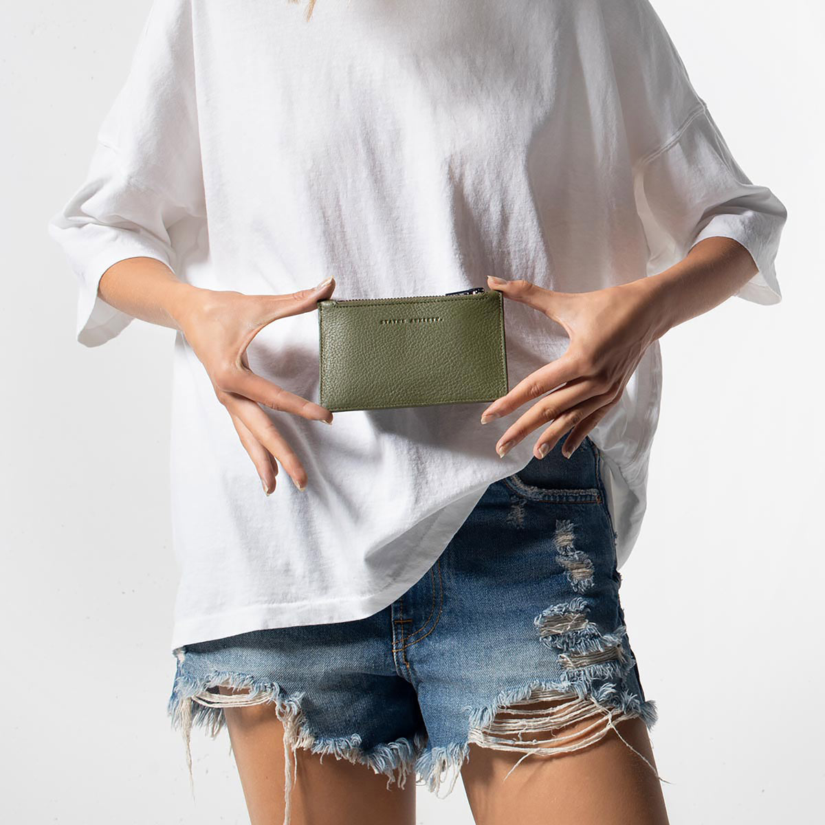 AVOIDING THINGS Leather Wallet - Khaki